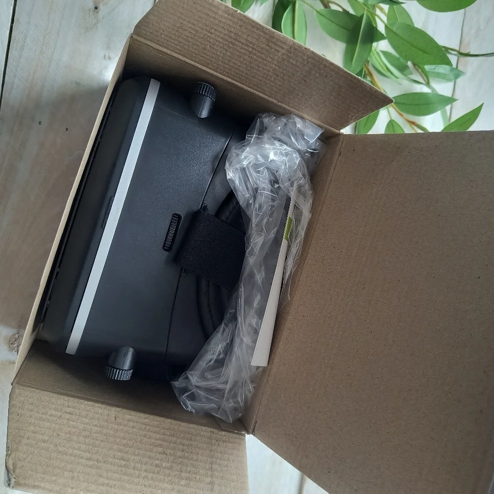 VR Virtual Reality Glasses Shinecon Compatible with smartphones* (iOS, Android)